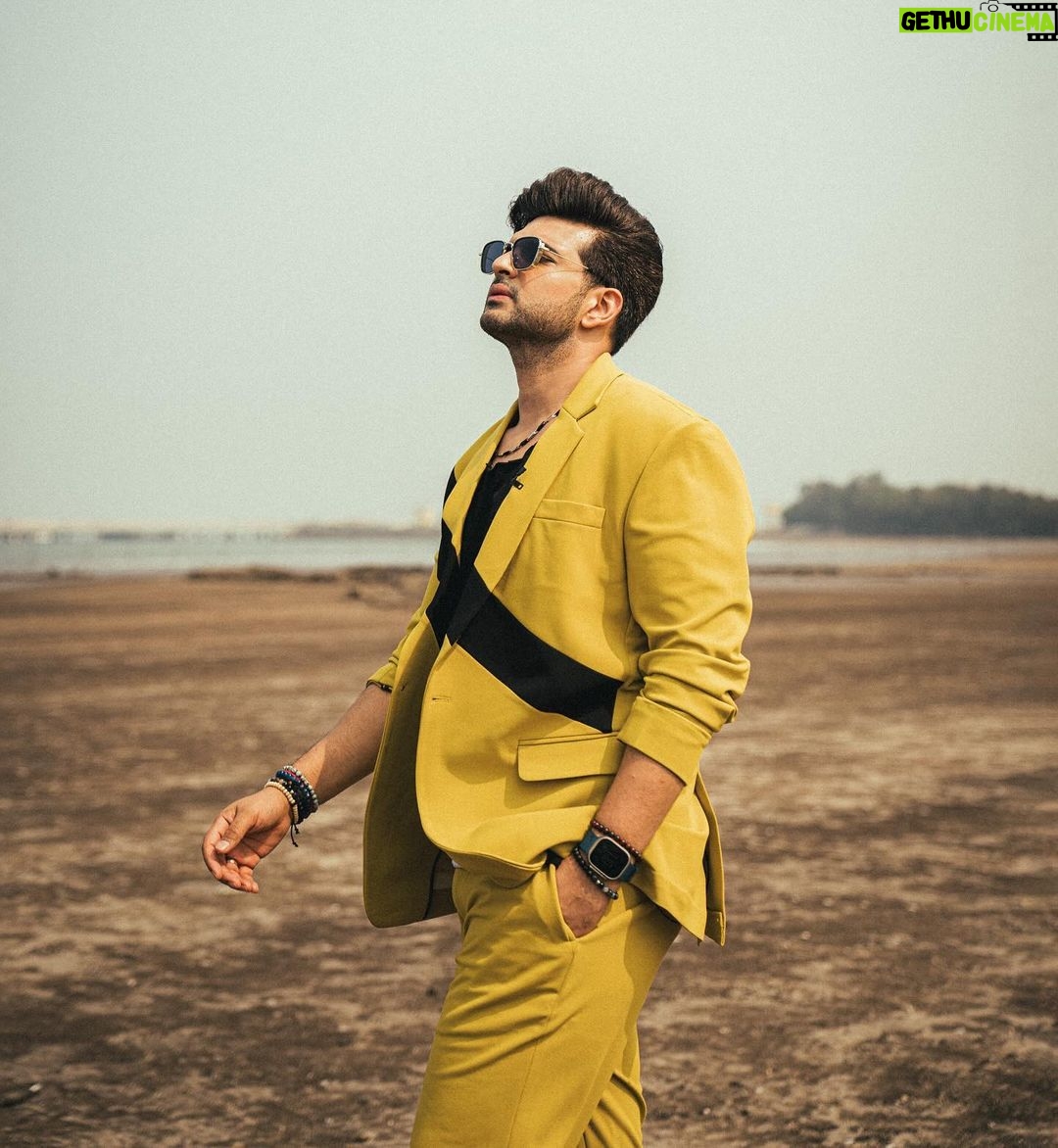 Karan Kundrra Instagram - there’s always somewhere a path will lead.. go where there’s no path and leave a trail.. #LeadTheWay #HarMaidanFateh