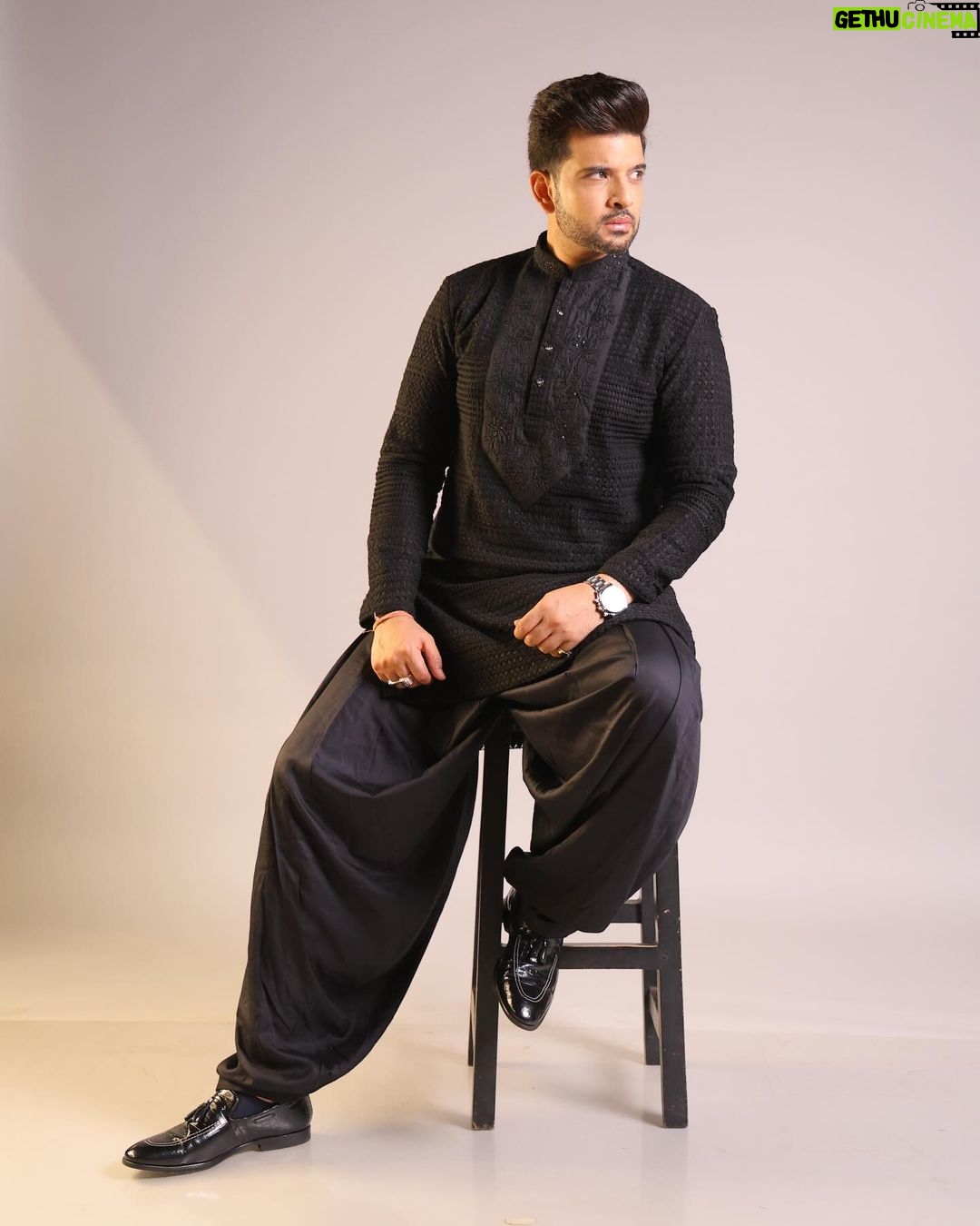 Karan Kundrra Instagram - Ethay hi reh jaane aah..