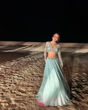 Karan Kundrra Instagram - Romanticising my life again ♥️
.
.
.
.
.

Outfit : @anshikatakofficial
Stylist: @kansalsunakshi