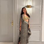 Karan Kundrra Instagram - Moments framed in time♥️ . . . . . Styled by @akankshakawediastyle Outfit @labelnityabajaj Jewellery @ishhaara @equiivalence