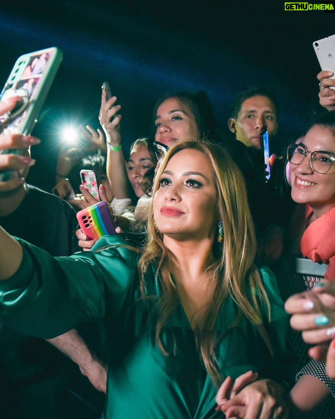 Karina 'La Princesita' - 156.7K Likes - Entrando al escenario
Viendo si todo estΓ‘ bien
Pose 1
Pose 2
Me colguΓ© pensando en no sΓ©
SaliΓ³ selfie 1
Selfie 2
Me fui
Gracias Corrientes
@rodrigomesina
@luciaoxamakeup