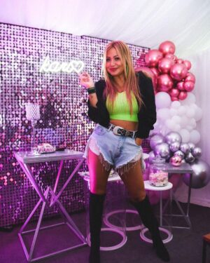Karina 'La Princesita' Instagram - Del finde en Merlo. Mañana 24 de febrero nos vemos en Río Negro en la Fiesta de la Manzana.
