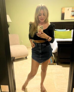 Karina 'La Princesita' Instagram - A simple vista son todas iguales, todas lo mismo no? Pero sabes que? No! En realidad una es distinta, única e irrepetible