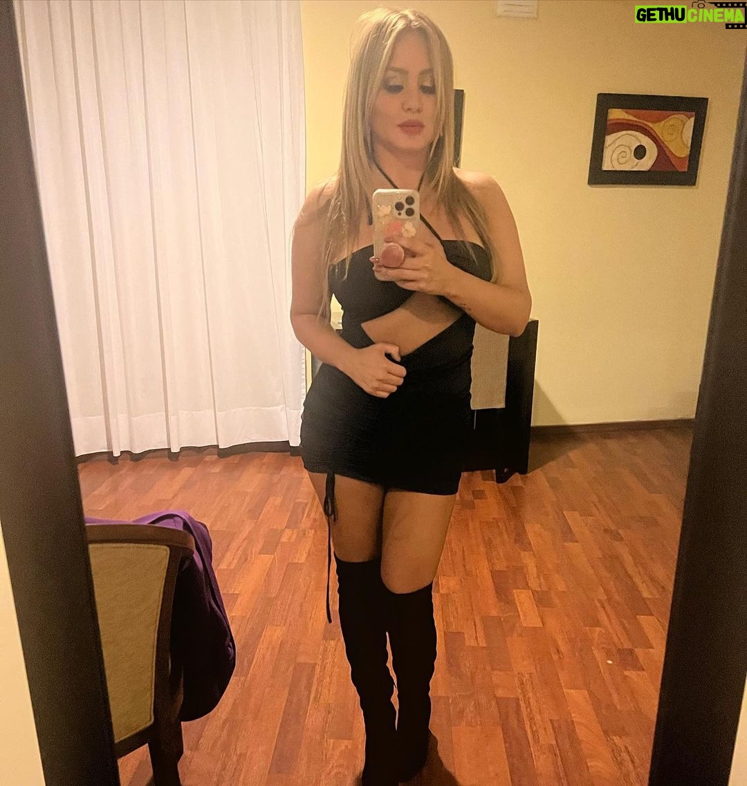 Karina 'La Princesita' Instagram - Fiesta de la cumbia santafesina. Mañana subo algo del teatro Broadway y este finde nos vemos en Uruguay