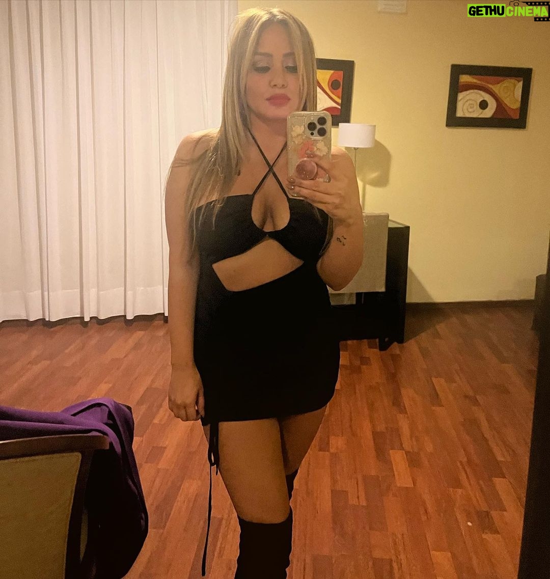 Karina 'La Princesita' Instagram - Fiesta de la cumbia santafesina. Mañana subo algo del teatro Broadway y este finde nos vemos en Uruguay