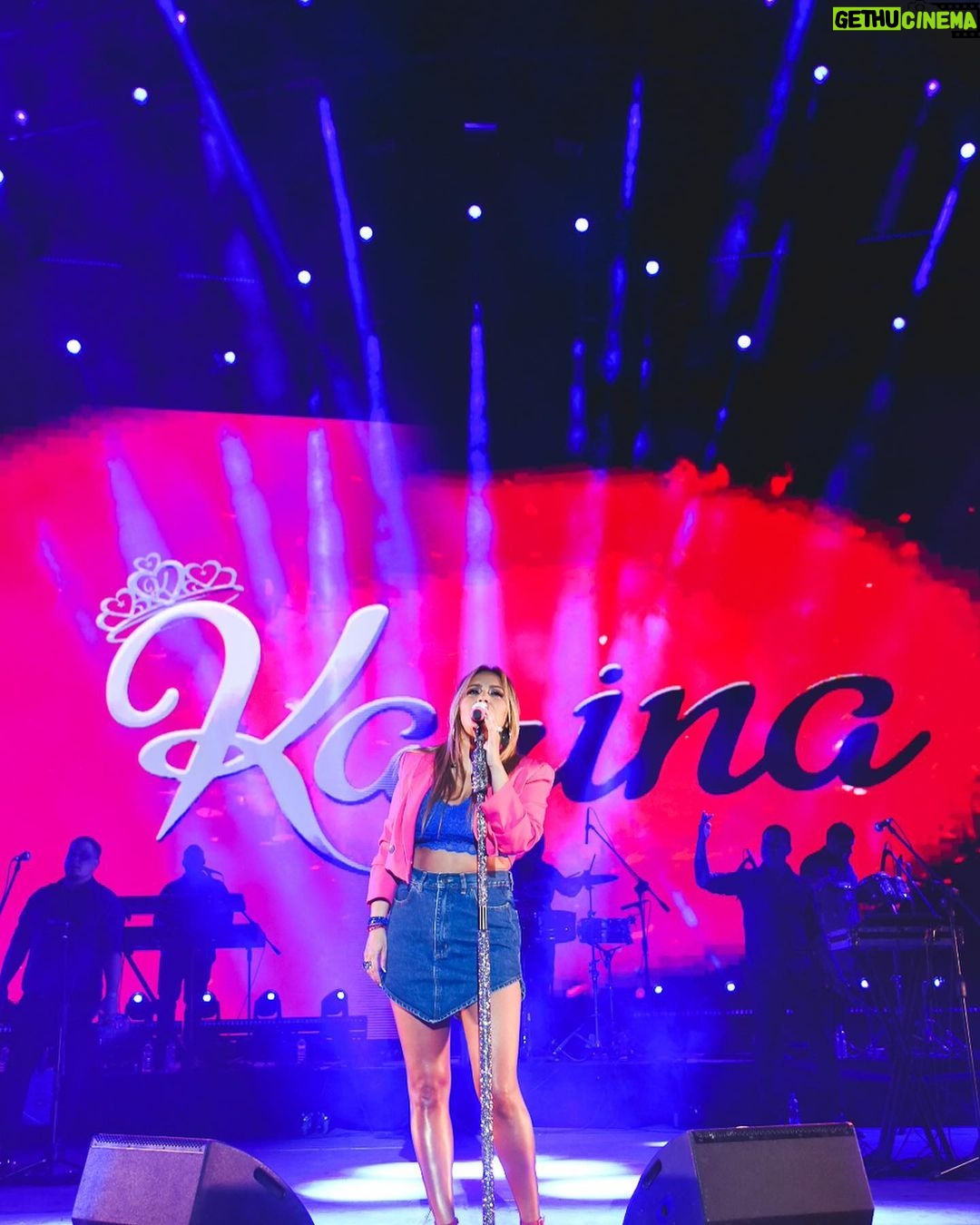 Karina 'La Princesita' Instagram - Hermosa noche en la fiesta Nacional de la Manzana en Río Negro…. Gracias a todos! Placer enorme compartir con ustedes y hasta la próxima. Esta noche nos vemos en Villa Constitución Santa Fe “El Punto” ❤️❤️❤️❤️❤️