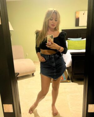 Karina 'La Princesita' Instagram - A simple vista son todas iguales, todas lo mismo no? Pero sabes que? No! En realidad una es distinta, única e irrepetible