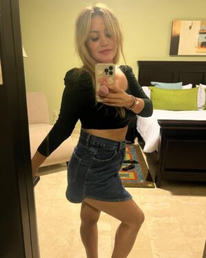 Karina 'La Princesita' Instagram - A simple vista son todas iguales, todas lo mismo no? Pero sabes que? No! En realidad una es distinta, única e irrepetible