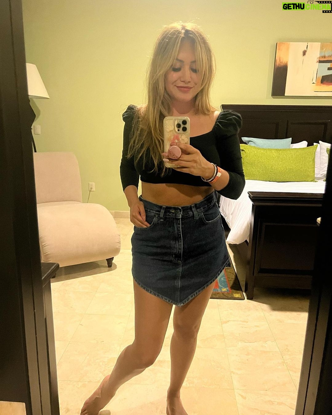 Karina 'La Princesita' - 167.6K Likes - A simple vista son todas iguales, todas lo mismo no? Pero sabes que? No! En realidad una es distinta, ΓΊnica e irrepetible