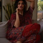Karishma Tanna Instagram - Sunday Mood 🌺 Outfit @rajdeep.ranawat.official Make up hair @shraddhamishra8 @ananyaarora2013 📷 @inaflare