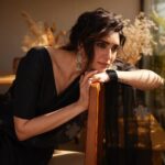 Karishma Tanna Instagram - 🖤 Saree @atbw.shop Make up & hair @shraddhamishra8 Jewellery- @koharbykanika Styling @ananyaarora2013 Click @inaflare