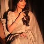 Karishma Tanna Instagram - 🤍 Saree @pinkcitybysarika Jewelry @anmoljewellers ❤️
