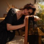 Karishma Tanna Instagram - 🖤 Saree @atbw.shop Make up & hair @shraddhamishra8 Jewellery- @koharbykanika Styling @ananyaarora2013 Click @inaflare