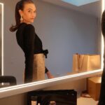 Karlie Kloss Instagram – Any excuse to dress up with @esteelauder 💋 Cheers to the incredible collab with @sabyasachiofficial 🐅