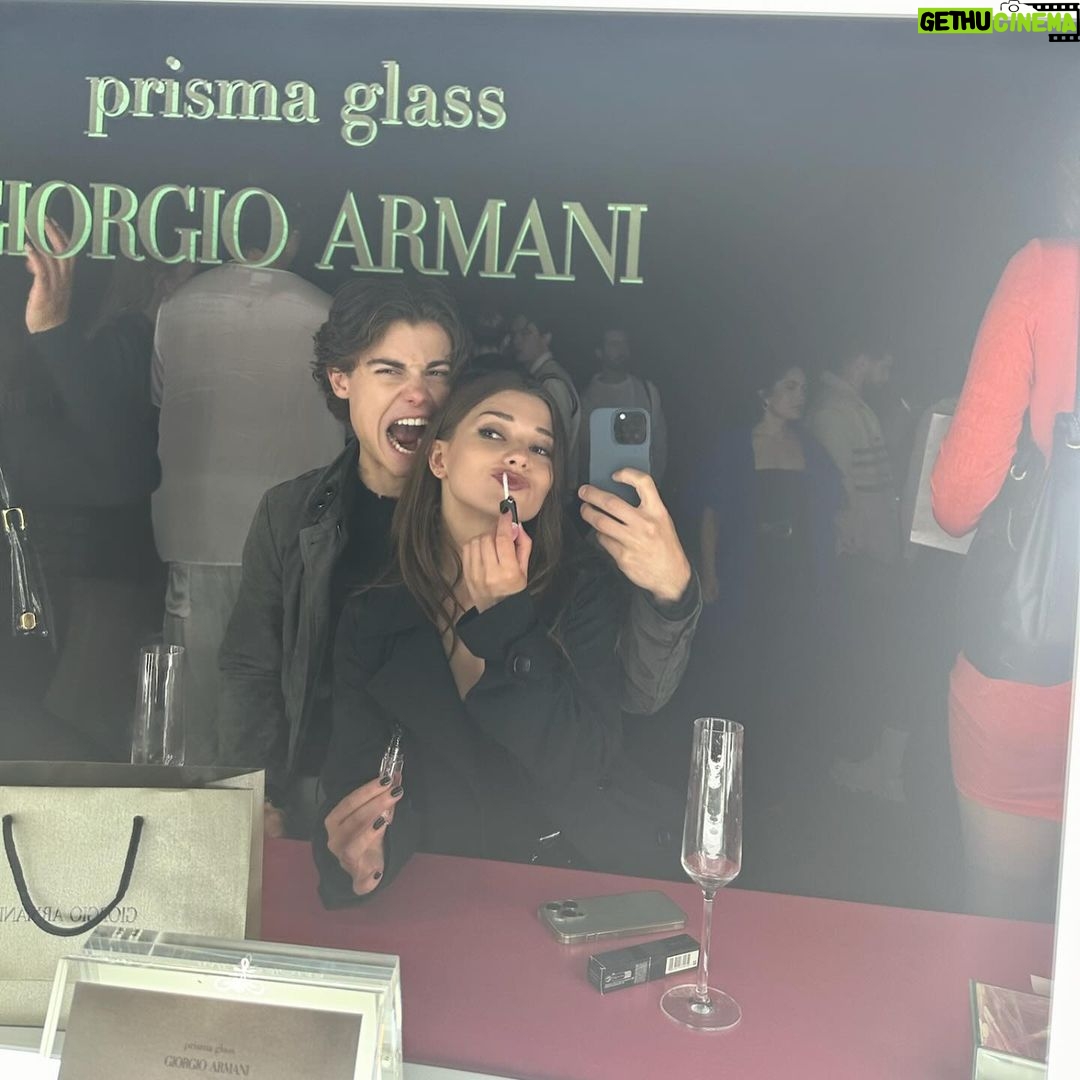 Katie Douglas Instagram - thanks for the kisses! 🖤🖤 @armanibeauty #armanibeauty