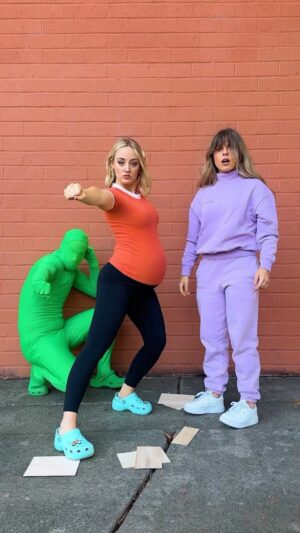 Kelli Erdmann Instagram - Okay fine it wasn’t actually the baby 😝 @kausha_campbell 🥊 inspired by @brandonsoohoo 

#behindthescenes #bts #happykelli #pregnant #pregnancy #happybaby