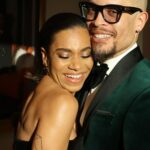 Kelly McCreary Instagram - Doesn’t get much dreamier. Happy Valentine’s Day! ❤️❤️❤️ 🔥: @petechatmon Hair: @marjthestylist MU/pics: @bobbierileybeauty Styling: @andriamichellebush