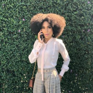 Kelly McCreary Instagram - “World Afro Day, did you say?” 

Coils and Kinks by: @marjthestylist
#worldafroday