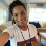 Kelly McCreary Instagram - First trailer selfies of Season 18: a series. 😘 #weback