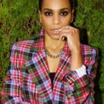 Kelly McCreary Instagram - 👁⚡️ @the.baremag *link in bio*