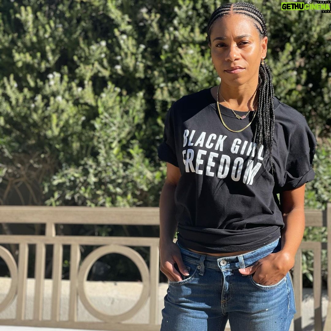 Kelly McCreary Instagram - ☀️ It is a GOOD morning indeed! Y’all know I love to uplift Black women and girls all day every day, so you can imagine how much I’ve been looking forward to this... Today @blackgirlfreedomfund kicks off #BlackGirlFreedomWeek!! Today begins a week-long celebration of Black girls* (*Black cis and trans girls, Black gender expansive youth, and Black femmes) and what is possible when we invest abundantly in their dreams, their power, and their leadership, and work together to co-create a future where they are safe, free, and thriving. The team at @blackgirlfreedomfund chose this week during Black History Month in honor of Toni Morrison and Audre Lorde’s birthdays. There are lots of ways to participate in the week’s events by either watching on our website or their Facebook, Twitter or Instagram page. SWIPE for all handles and some upcoming event details and join us!!! Today’s conversations feature the brilliant, inspiring voices of the multi-talented @rashidajones, Congresswoman @ayannapressley, activist @naomiwadler, and Grantmakers for Girls of Color Founder @monique.w.morris! More from BGFF: 🎨 We'd love for you to share your ideas, stories and art inspired by this week's themes of freedom, safety, justice, joy, wellness and dreams. Make sure to tag us and include #BlackGirlFreedomWeek in your post so we can uplift it! ⠀ ⠀ ✨When you donate to the Black Girl Freedom Fund, you are supporting work that advances the well being of Black girls and their families, including work that centers and advances the power of Black girls through organizing, asset mapping, capacity-building, legal advocacy, and narrative work that seeks to shift structural violence enacted against Black girls. Join us at 1billion4blackgirls.org (or tap the link in our bio!) #1bilion4blackgirls #blackgirljoy #blackgirlmagic #blackgirlfreedom #wellness #justice #creativity #art #freedom #safety #dreams #activism #blackhistorymonth