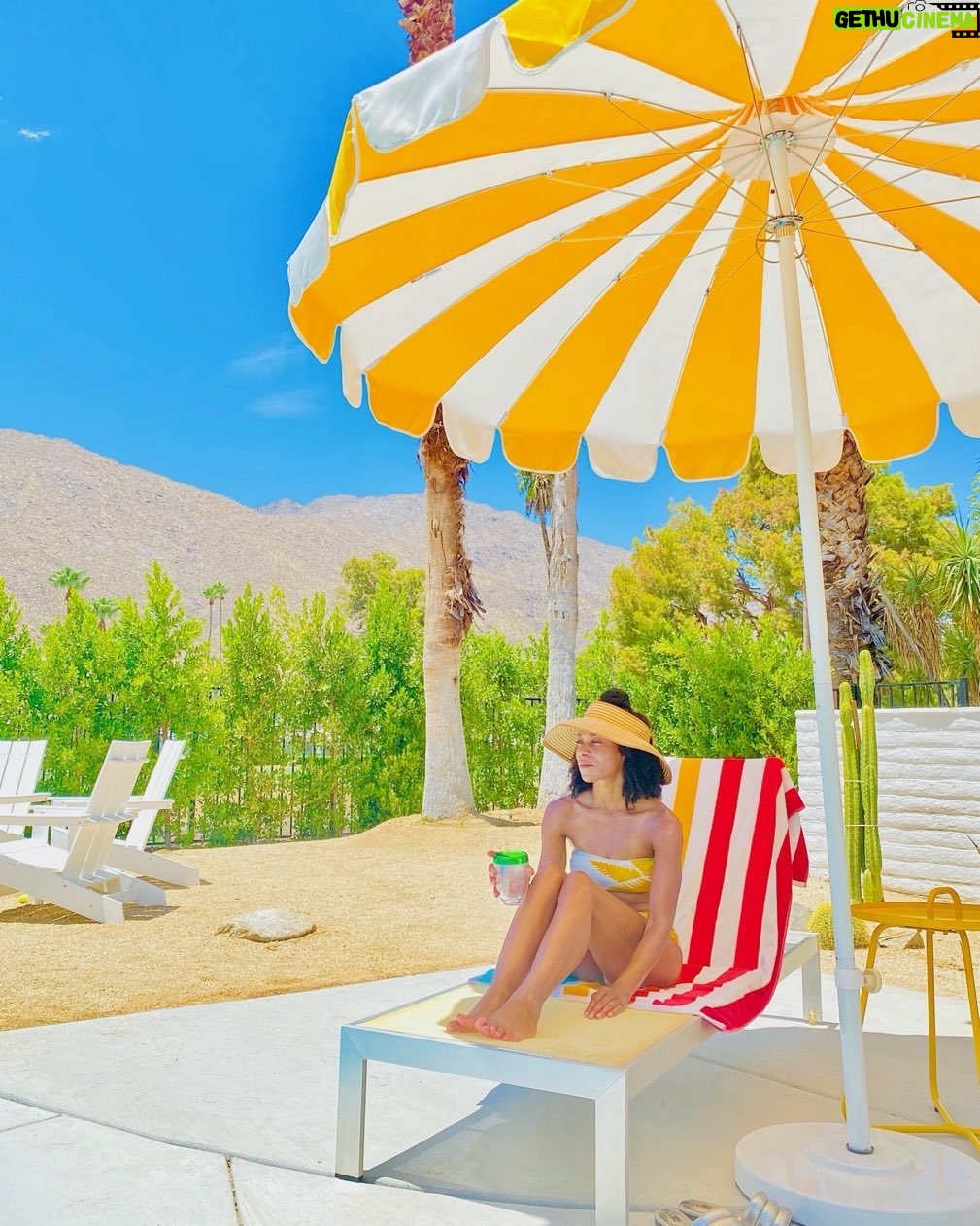 Kelly McCreary Instagram - Remember summer?