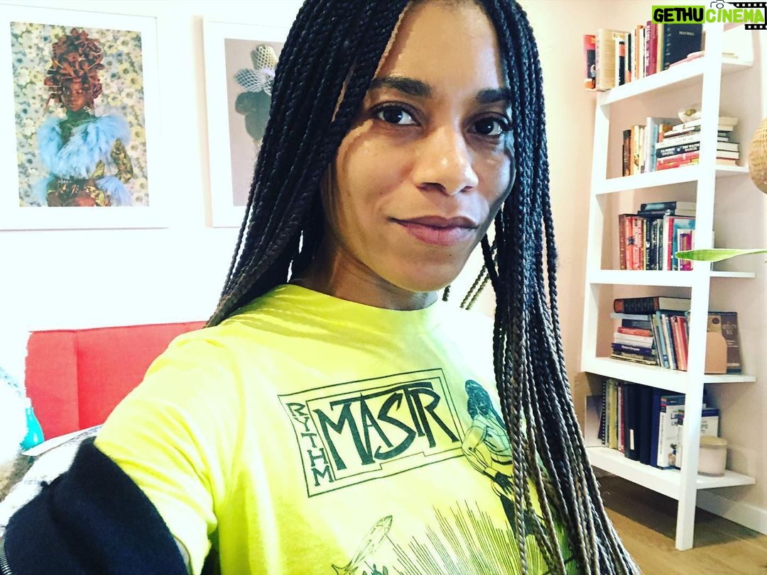 Kelly McCreary - 68.5K Likes - RPF: Resting phonebank face. Hit the link in my bio and stories to sign up for Georgia runoff phonebanking. Let’s support folks in Georgia as they fight to get the representation they deserve, and flip the Senate BLUE!! 🍑💙