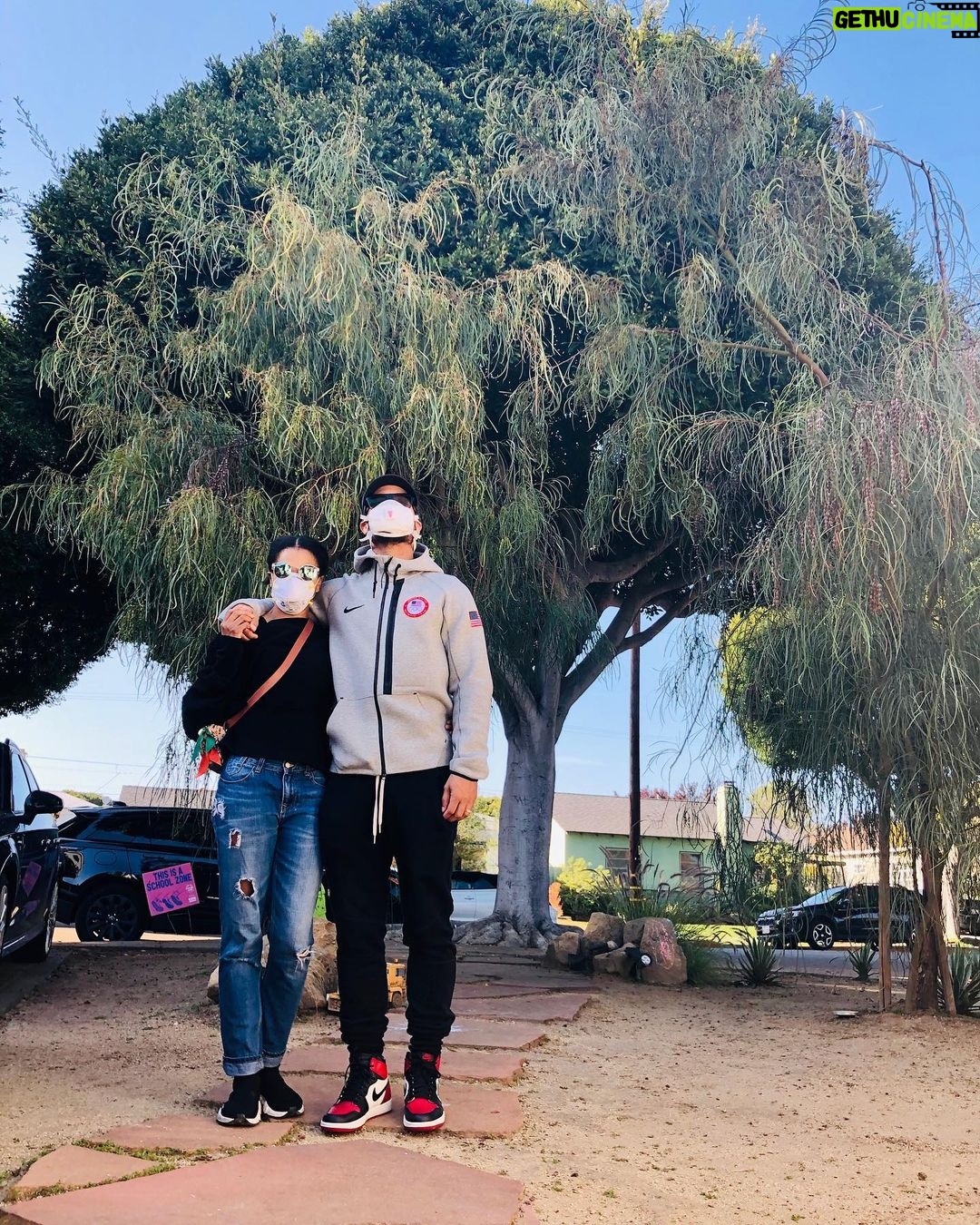 Kelly McCreary Instagram - American Gothic 2020 👫🏽 • 📷 by social-distanced @taiters