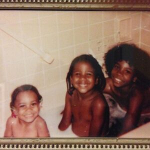 Kelly McCreary Instagram - On this day, some... years ago, my first idol, my first hero was born. I was later blessed to be born into a home already filled by her light, her trailblazing spirit, and her infectious enthusiasm for LIFE!  Most of the things I became interested in as a kid— ballet, playing the flute, singing—  I only did because I wanted to be more like her. ❤️ To this day, she is still inspires me and her joie de vivre is still catching. It’s not too late to wish my sister @cmccrearyyoga a HAPPY BIRTHDAY!!!! I love you, seester!! 🎂🎂🎂🎉🎉🎉