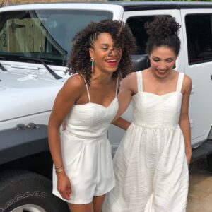 Kelly McCreary Instagram - {swipe} Raise your hand if you’ll be in the house to see these two dummies at @lashortsfest screening of @acohortofguests on Sunday night? 🙋🏻‍♀️🙋‍♀️🙋🏼‍♀️🙋🏽‍♀️🙋🏾‍♀️🙋🏿‍♀️ Expect more ridiculousness. Link in bio for tix! #acohortofguests #shortfilms 📷: @savageblackout