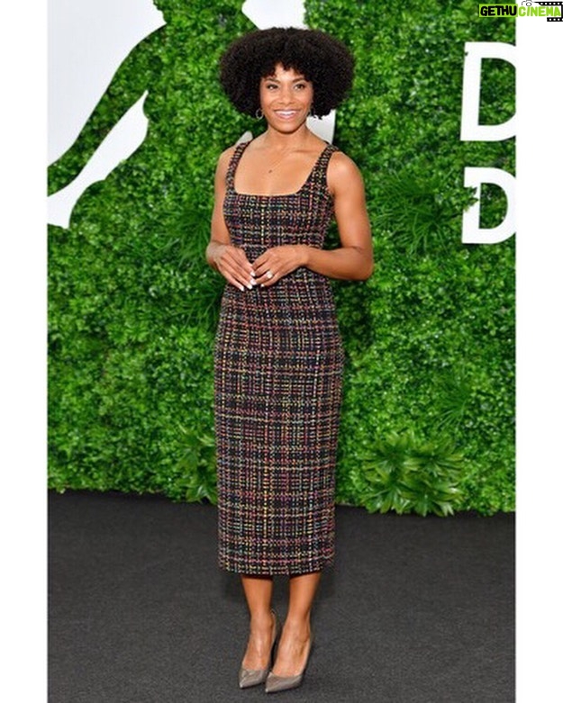 Kelly McCreary Instagram - Dressed for press in Monte Carlo! ππΎππΎππΎ to @lisaandtylerj, @marjthestylist and @bridjett_makeup. Dress- @elisabettafranchi Bag- @marzook_official Shoes- @pollicelee @3publicrelations