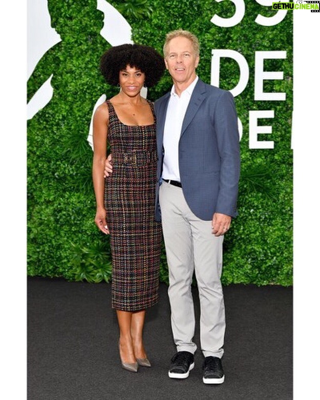 Kelly McCreary Instagram - Dressed for press in Monte Carlo! ππΎππΎππΎ to @lisaandtylerj, @marjthestylist and @bridjett_makeup. Dress- @elisabettafranchi Bag- @marzook_official Shoes- @pollicelee @3publicrelations