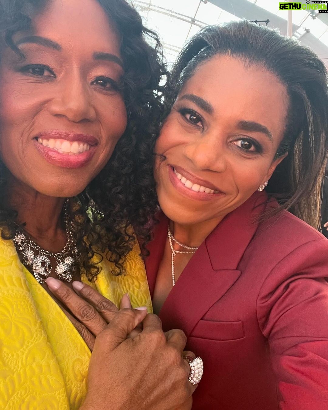 Kelly McCreary Instagram - Essence #BlackWomenInHollywood is always an affair to remember! I ran into more friends and women I admire and/or stan than I can count, and snagged just a few selfies (swipe to the end)… This year, among the stellar honorees recognized for their talents and accomplishments was my friend @busbykat. In her role as President of Original Programming at Starz she is a towering champion of our stories (just see pic #2), and she’s been about that work of creating space for us for her whole career. Everyone in the room yesterday got to experience the warm and uplifting spirit that makes her so special; her passion and joy transformed the space! Busby, I am so grateful I got to witness you receiving the flowers you so richly deserve. Love you, Queen! Thank you to @marjthestylist @bobbierileybeauty and @andriamichellebush for being the glam team of my dreams as always. Felt powerful, sexy and so much like myself. Love y’all!