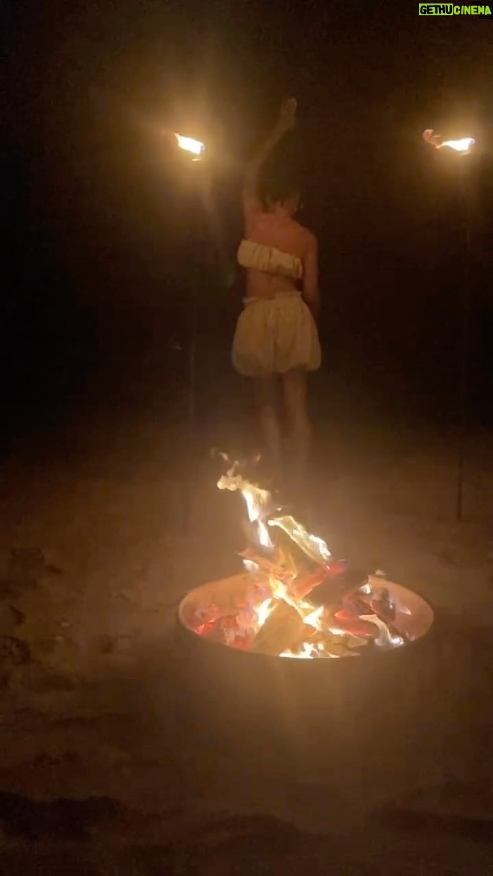 Kelly McCreary Instagram - Pro-tip: when you have the chance to dance around a bonfire to the music of ocean waves, do it. @stregispuntamita @howelltalentrelations #StRegisPuntaMita #travelpartner The St. Regis Punta Mita Resort