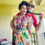 Kelly McCreary Instagram - You make me smile with my heart. 💙♥️🖤 #happyvalentinesday