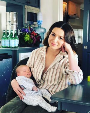 Kelly McCreary Instagram - My beautiful, brilliant friend @caterinascorsone took the words right out of my brain. Please read her eloquent post below. {TL;DR: EVERYONE benefits when workplaces support women and families.}

Posted @withregram • @greysabc Okay. Real talk. This show was created and is largely run by women and people who identify outside of the white cis het male category that has traditionally dominated our networks and work environments. We’ve been groundbreakers here at @greysabc for 18 seasons. So something about this magical formula is working. The writers, producers, much of the crew and many of the actors are family prioritizing ballers who are kicking ass. -We can’t do all of this incredible work without a work culture and environment that is STRUCTURALLY supportive of women and families. There is a lot of invisible labor that is going on when people decide to have families. There’s the physical toll of making the baby and the physical, emotional, psychological and financial toll of caring for children while working -or of needing to give up work to provide that care. I think @seekellymccreary just had the 23rd or 24th cast baby since @greysabc started. I’m three babies in. Because of the progressive structural support of @shondarhimes @greysabc @kristavernoff @shondaland and @disneytvstudios I was able to have my children and continue to play Amelia Shepherd so that I could contribute to the experience we all get to have each Thursday night. We have ALL benefited from the inclusive, responsible and socially positive attitude that is fostered on this set. All of us. Viewers, crew, cast, writers, creative executives and corporate executives. So… let’s keep talking about it. -So that NOT supporting families in corporate culture becomes the weird thing, rather than us thinking that our show (your fave for 18 seasons) is so ahead of the curve and wildly sane and humane. We’re not weird. We’re awake. We remembered who we were. And we have real cute babies and full hearts.❤️