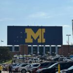 Kelly Ripa Instagram - Weekend big house photo tour. Go blue 〽️💙💛 University of Michigan