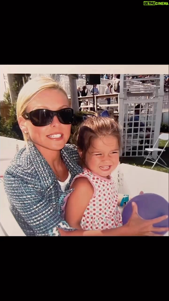 Kelly Ripa Instagram - LOLA!!!! Happy birthday to you @theyoungestyung 🥳🎉🩷 We love you 😘 (All photos have been miraculously approved)