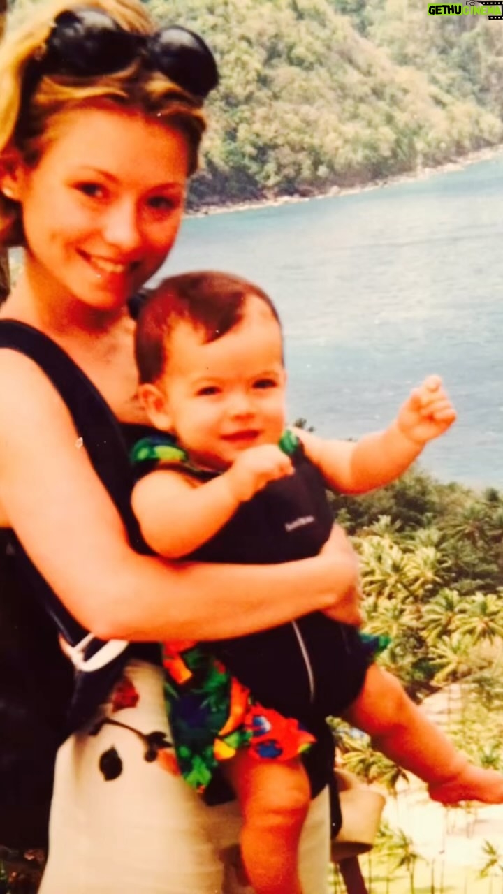 Kelly Ripa Instagram - 26 years ago he rocked our world and has been rockin it ever since! Happy birthday @michael.consuelos we love you 🎉🎉🎉🎉🎉🎉🎉🎉🎉🎉
