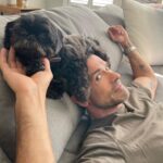 Kelly Ripa Instagram – #sundayvibes. Dog vs. Man, Lena wins
😍😍
