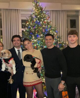 10 Top-Ranked Instagram Photos of Kelly Ripa