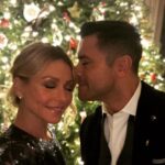 Kelly Ripa Instagram - #tbt 2018🎄Big Tree Energy