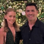 Kelly Ripa Instagram - Big Nick Energy 🎅 Christmas 2023 #MerryChristmas