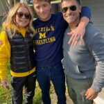 Kelly Ripa Instagram – Big day at the Big House! Go BLUE 💙💛#team100 #bigtenchamps #wrestling