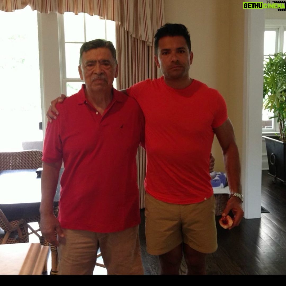 Kelly Ripa Instagram - Let’s hear it for the dads!!! @instasuelos
