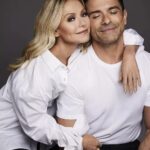 Kelly Ripa Instagram - Sharing the cover (with my lover) 😉 HR is going to love this!!! @People Magazine on newsstands Friday. 💕 @instasuelos #linkinstories