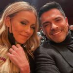Kelly Ripa Instagram - Christmas Eve-eve. Our favorite holiday tradition @nycballet #nutcracker 🎄🩰❄️❄️❄️❄️❄️