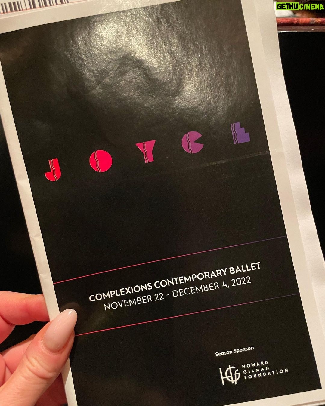 Kelly Ripa Instagram - About last night! If you haven’t seen @complexions_ballet yet, RUN to the @thejoycetheater today. Thank you @desmondrich7 @dwightrhodenchoreo for an evening of excellence in dance. 🩰