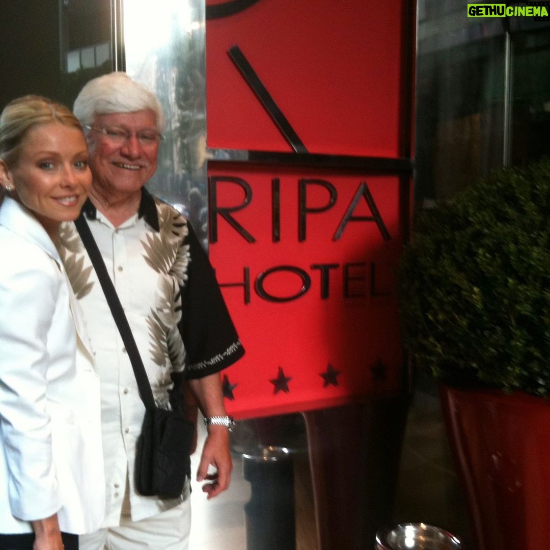 Kelly Ripa Instagram - Happy birthday to my Dad Joe. Italian hotel baron and creator of the cross body man bag. One dad, many gifts! 🎂🎉 i Love you dad ♥️♥️♥️♥️