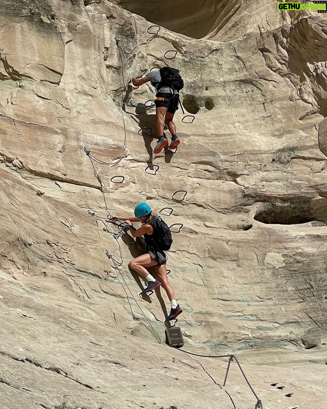 Kelly Ripa Instagram - Couples therapy 🧗♀️🧗♂️